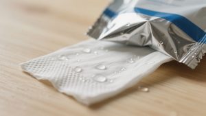 دليل توريد المناديل المبللة المصنفة حسب المعايير الصناعية والاستهلاكية والبيئية